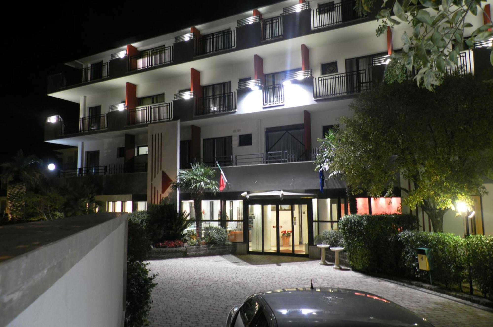 Hotel Sant'Elia SantʼElia Fiumerapido Buitenkant foto